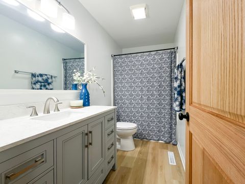 Tiny photo for 5505 W Shore Drive, McHenry, IL 60050 (MLS # 12604084)