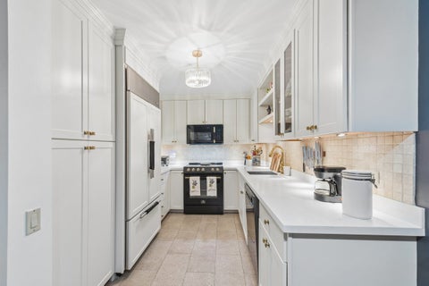 Tiny photo for 200 E Delaware Place #4F, Chicago, IL 60611 (MLS # 12736384)