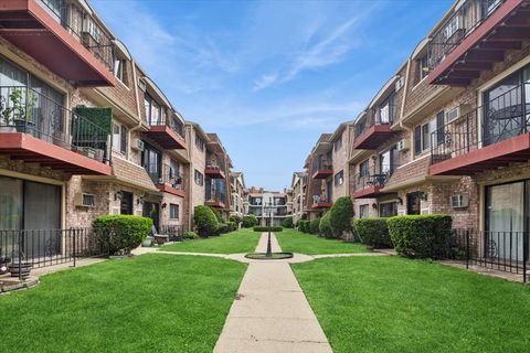 Photo of Chicago, IL 60656 (MLS # 12650755)