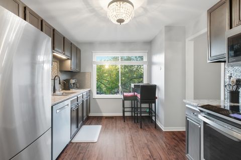 Tiny photo for 294 W Mallard Point #A, Lake Barrington, IL 60010 (MLS # 12501022)