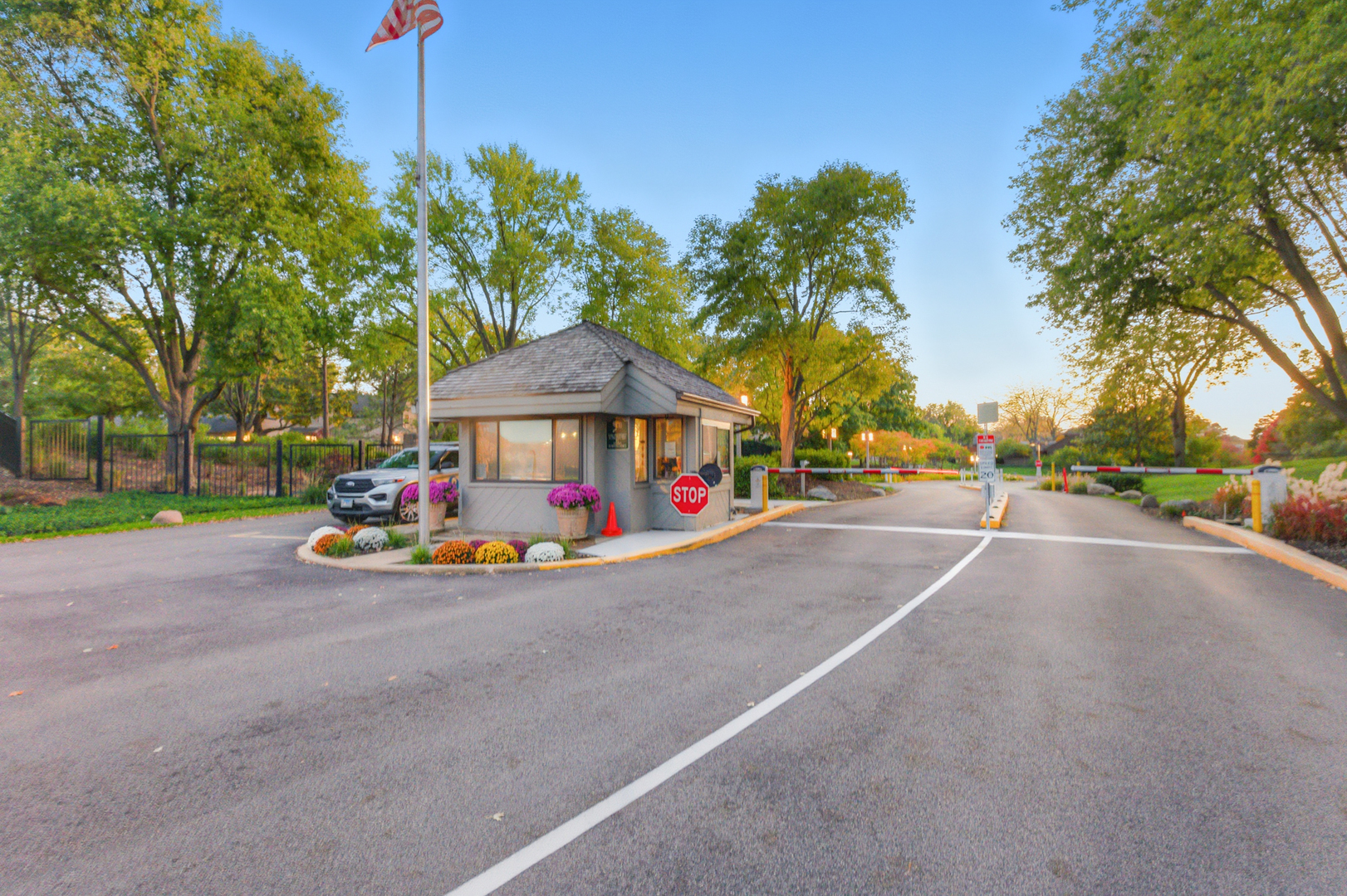 Lake Barrington, Illinois 60010, United States, 2 Bedrooms Bedrooms, ,2 BathroomsBathrooms,Residential,Active,231728