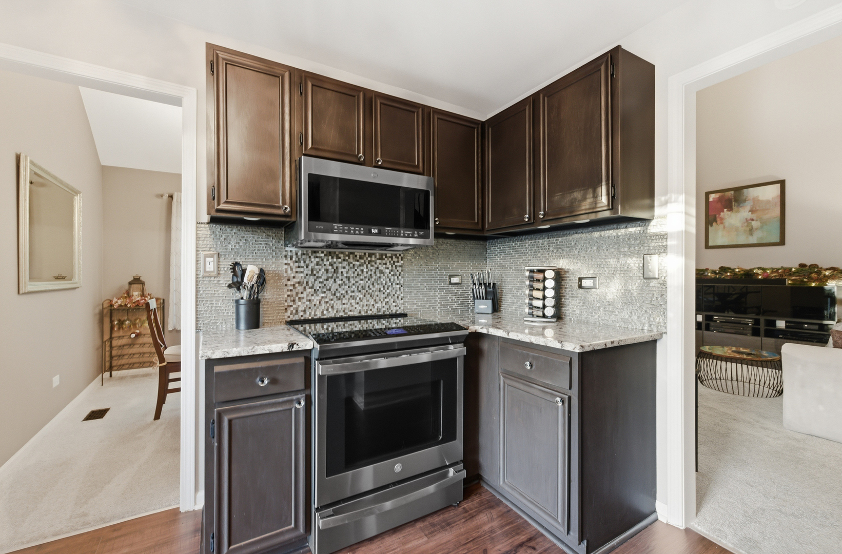 Lake Barrington, Illinois 60010, United States, 2 Bedrooms Bedrooms, ,2 BathroomsBathrooms,Residential,Active,231728