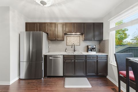 Tiny photo for 294 W Mallard Point #A, Lake Barrington, IL 60010 (MLS # 12501022)