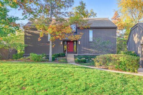 Tiny photo for 294 W Mallard Point #A, Lake Barrington, IL 60010 (MLS # 12501022)