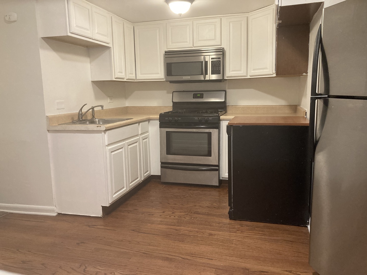 665 W Roscoe Street G