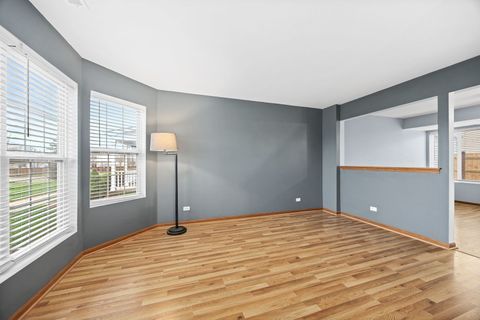 Tiny photo for 568 Four Seasons Boulevard, Aurora, IL 60504 (MLS # 12609364)