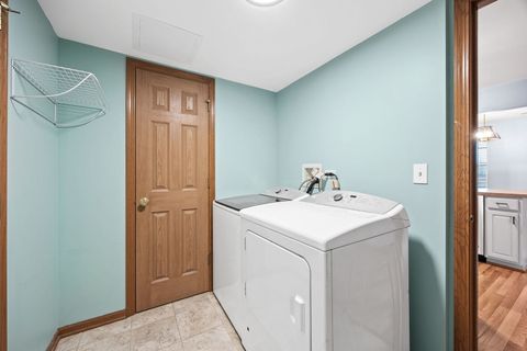 Tiny photo for 568 Four Seasons Boulevard, Aurora, IL 60504 (MLS # 12609364)