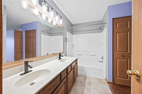 Tiny photo for 568 Four Seasons Boulevard, Aurora, IL 60504 (MLS # 12609364)