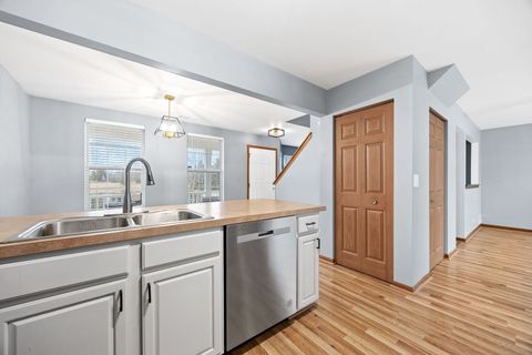 Tiny photo for 568 Four Seasons Boulevard, Aurora, IL 60504 (MLS # 12609364)