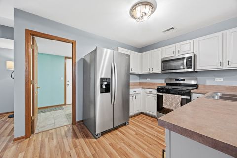 Tiny photo for 568 Four Seasons Boulevard, Aurora, IL 60504 (MLS # 12609364)