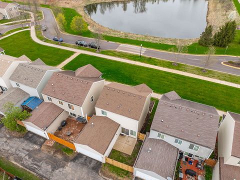 Tiny photo for 568 Four Seasons Boulevard, Aurora, IL 60504 (MLS # 12609364)