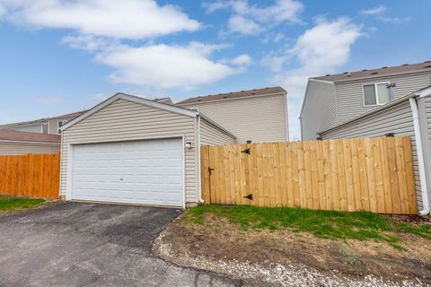 Tiny photo for 568 Four Seasons Boulevard, Aurora, IL 60504 (MLS # 12609364)