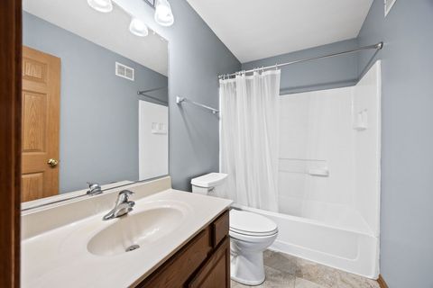 Tiny photo for 568 Four Seasons Boulevard, Aurora, IL 60504 (MLS # 12609364)