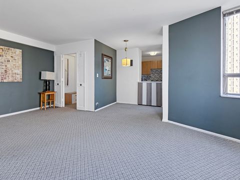 Tiny photo for 5701 N Sheridan Road #6D, Chicago, IL 60660 (MLS # 12656036)