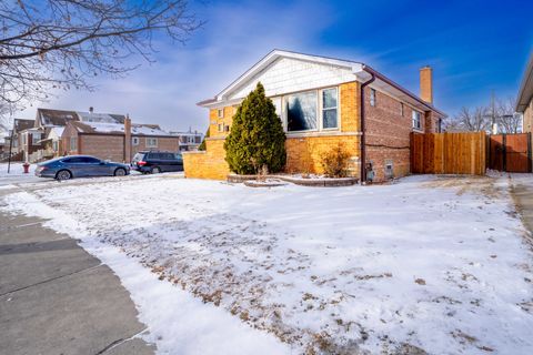 Photo of 5758 W 64th Place, Chicago, IL 60638 (MLS # 12552472)