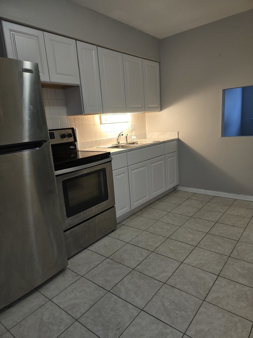 6619 N Sheridan Road 302