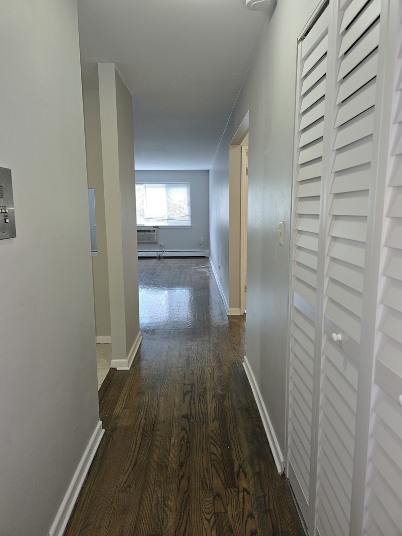 6619 N Sheridan Road 302
