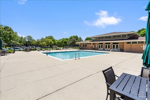 Tiny photo for 740 Creekside Drive #509, Mount Prospect, IL 60056 (MLS # 12707703)