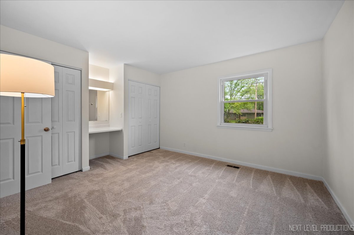 16 Circle Drive East