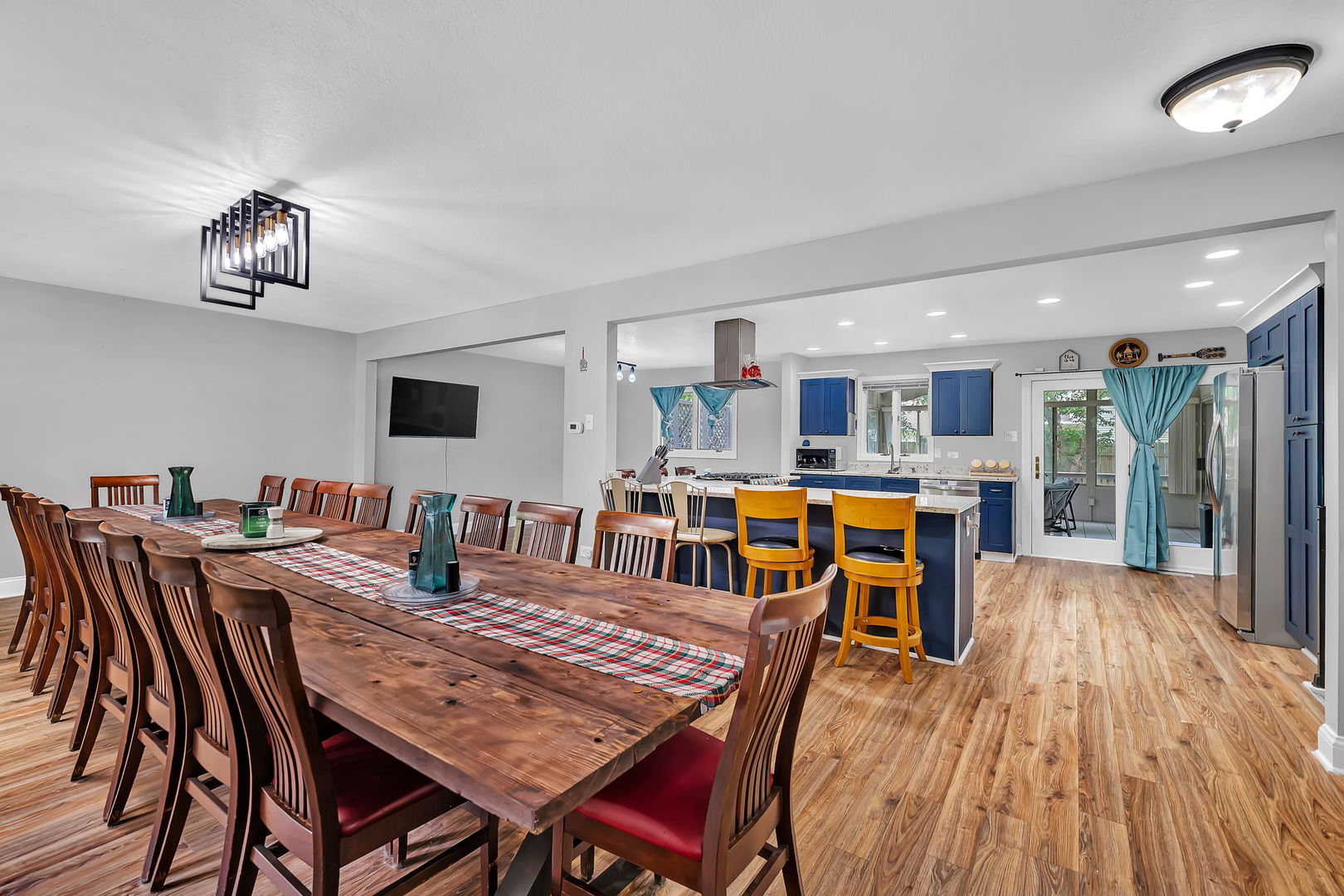 1810 Jana Lane