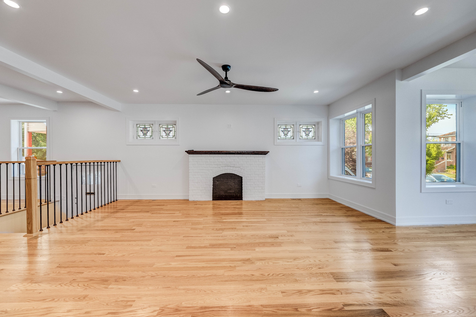 7427 S Oglesby Avenue