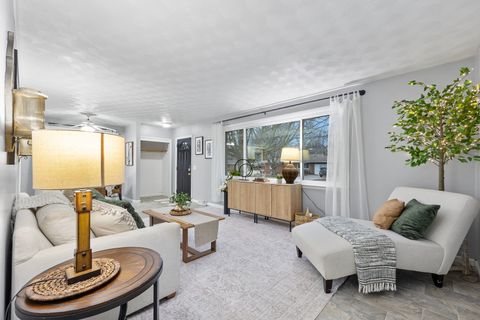 Tiny photo for 203 S TAZEWELL Street, Mackinaw, IL 61755 (MLS # 12545313)