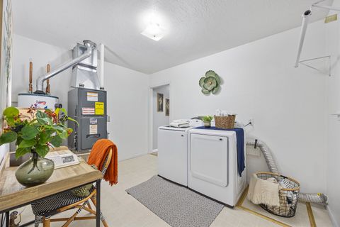 Tiny photo for 203 S TAZEWELL Street, Mackinaw, IL 61755 (MLS # 12545313)