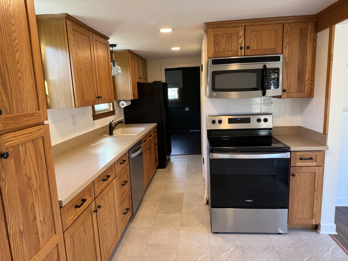 Rolling Meadows, Illinois 60008, United States, 2 Bedrooms Bedrooms, ,2 BathroomsBathrooms,Residential,Active,243909