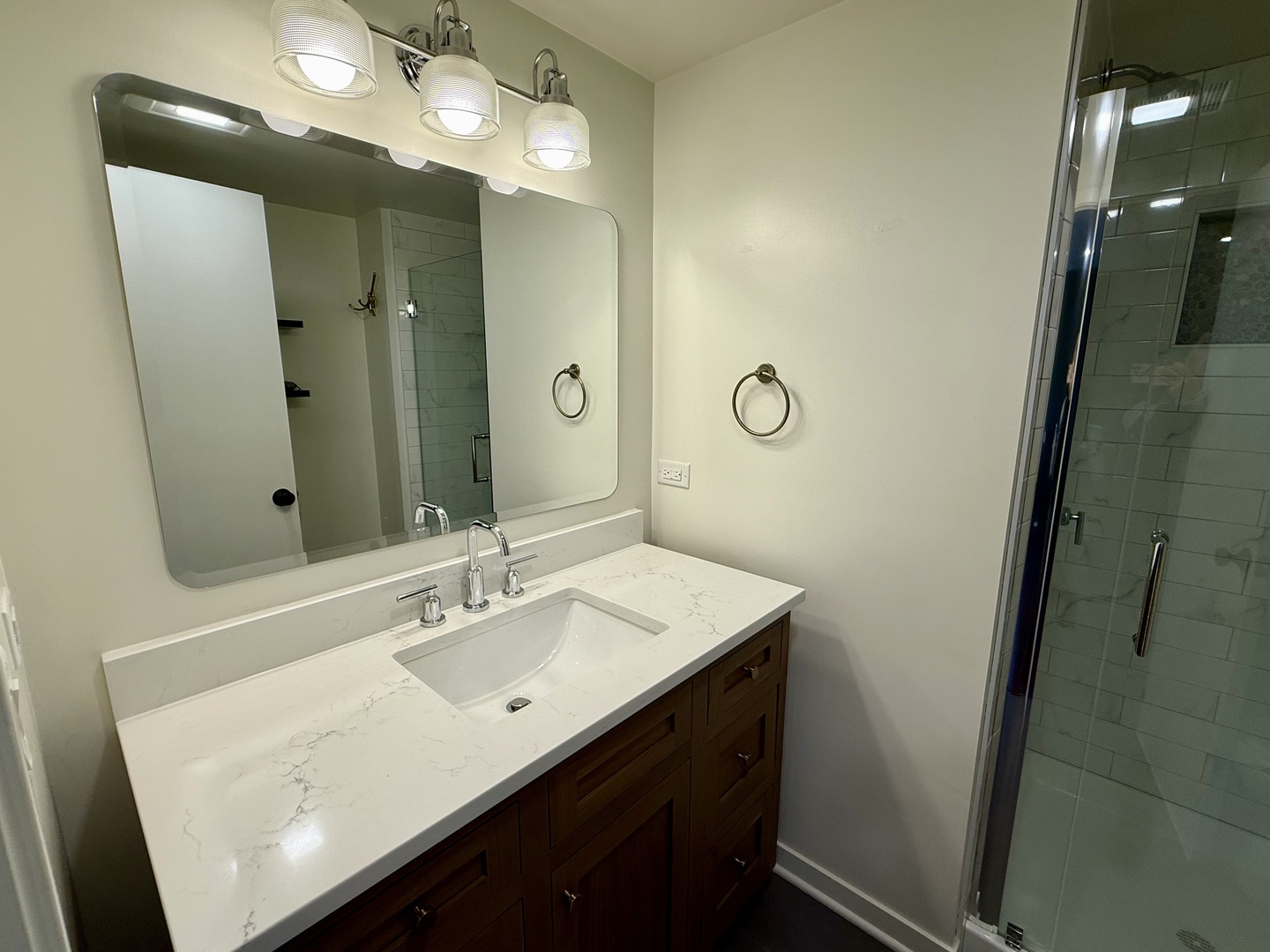 Rolling Meadows, Illinois 60008, United States, 2 Bedrooms Bedrooms, ,2 BathroomsBathrooms,Residential,Active,243909