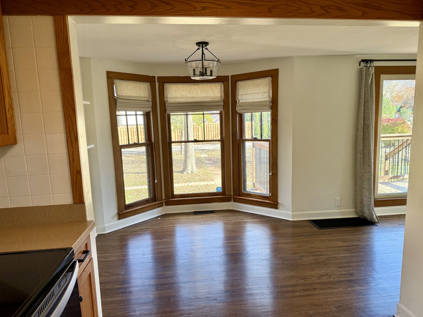 Rolling Meadows, Illinois 60008, United States, 2 Bedrooms Bedrooms, ,2 BathroomsBathrooms,Residential,Active,243909