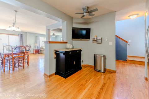 Tiny photo for 3049 Renard Lane, St. Charles, IL 60175 (MLS # 12593563)