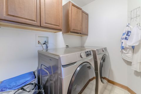 Tiny photo for 3049 Renard Lane, St. Charles, IL 60175 (MLS # 12593563)