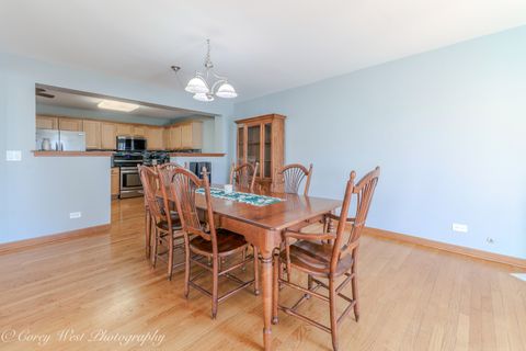 Tiny photo for 3049 Renard Lane, St. Charles, IL 60175 (MLS # 12593563)