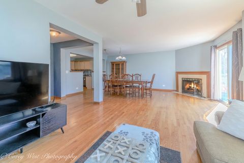 Tiny photo for 3049 Renard Lane, St. Charles, IL 60175 (MLS # 12593563)