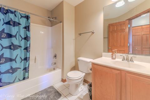 Tiny photo for 3049 Renard Lane, St. Charles, IL 60175 (MLS # 12593563)