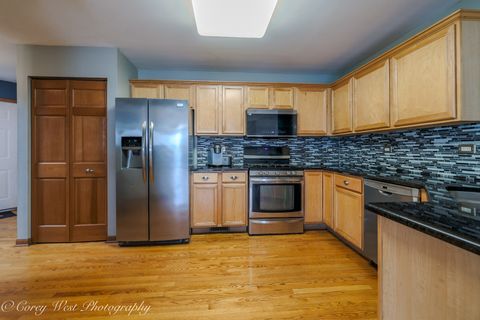 Tiny photo for 3049 Renard Lane, St. Charles, IL 60175 (MLS # 12593563)