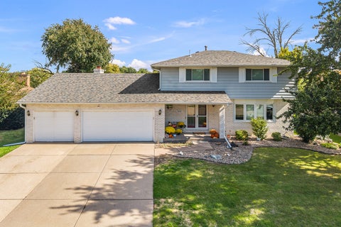 Photo of 3105 Kelling Street, Davenport, IA 52804 (MLS # 12782843)