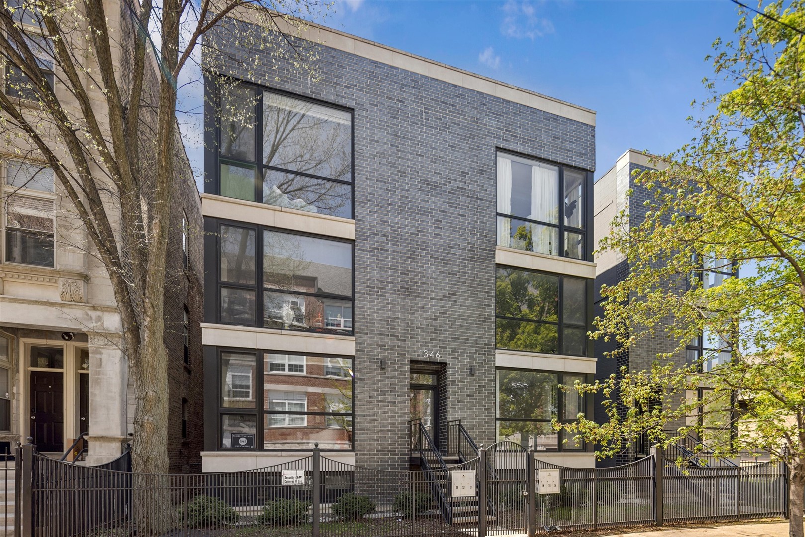 1346 N Claremont Avenue 1N