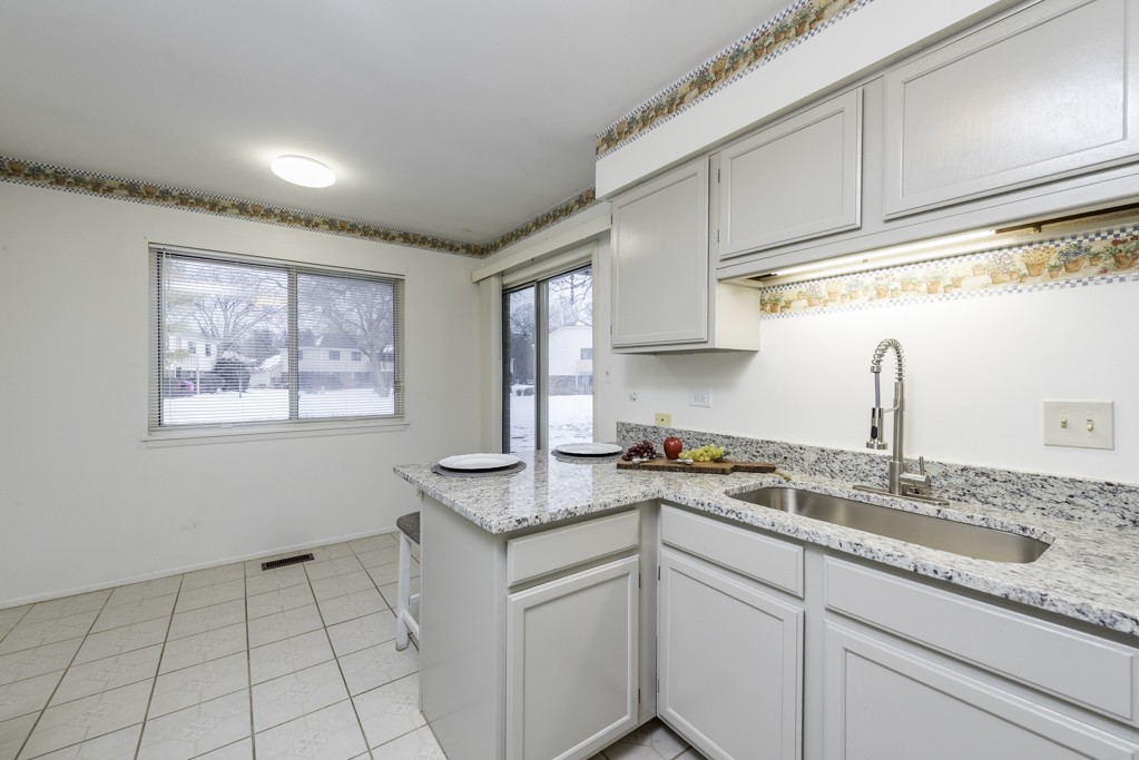 1367 STRATFORD Drive 1D