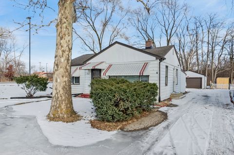 Tiny photo for 711 N Columbine Avenue, Lombard, IL 60148 (MLS # 12593326)