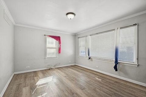 Tiny photo for 711 N Columbine Avenue, Lombard, IL 60148 (MLS # 12593326)