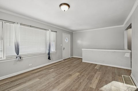 Tiny photo for 711 N Columbine Avenue, Lombard, IL 60148 (MLS # 12593326)