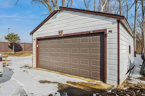 Tiny photo for 711 N Columbine Avenue, Lombard, IL 60148 (MLS # 12593326)