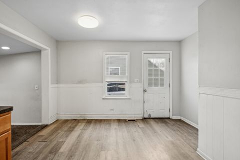 Tiny photo for 711 N Columbine Avenue, Lombard, IL 60148 (MLS # 12593326)