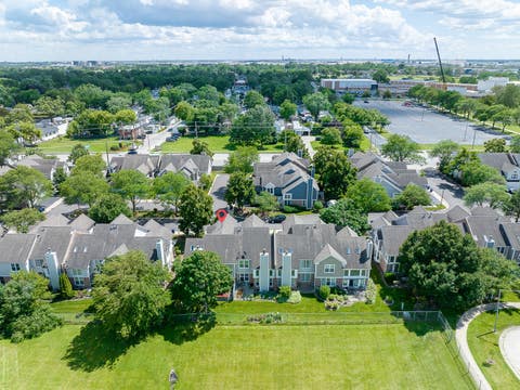 Tiny photo for 826 Fairmont Court, Des Plaines, IL 60018 (MLS # 12698665)