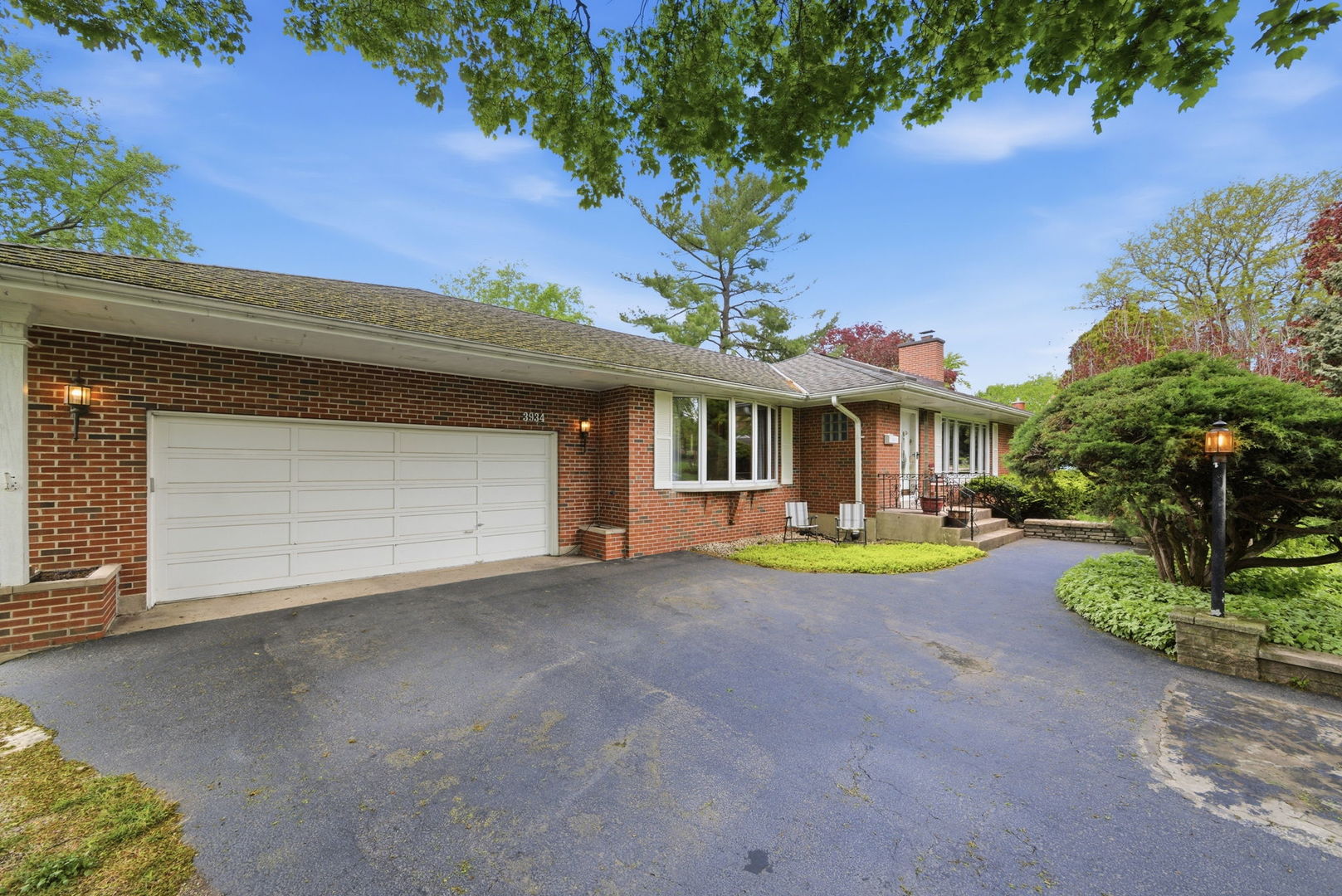 3934 Elm Street