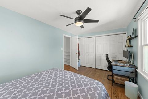 Tiny photo for 425 Wakeman Avenue, Wheaton, IL 60187 (MLS # 12556601)