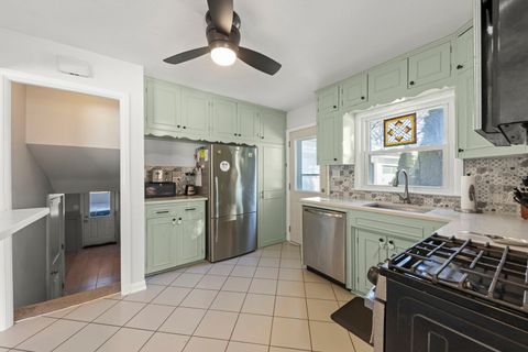 Tiny photo for 425 Wakeman Avenue, Wheaton, IL 60187 (MLS # 12556601)