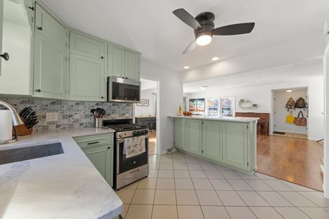 Tiny photo for 425 Wakeman Avenue, Wheaton, IL 60187 (MLS # 12556601)