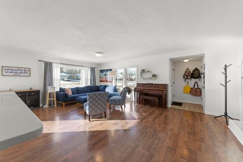 Tiny photo for 425 Wakeman Avenue, Wheaton, IL 60187 (MLS # 12556601)